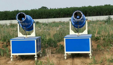 深圳地鐵施工工地利用霧炮機(jī)大力治理揚(yáng)塵污染問題 深圳地鐵施工工地利用霧炮機(jī)大力治理揚(yáng)塵污染問題