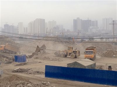 銅川市區(qū)鐵腕治霾辦開展國省道路揚塵污染管控措施落實 銅川市區(qū)鐵腕治霾辦開展國省道路揚塵污染管控措施落實