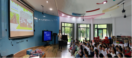 省生態(tài)環(huán)境監(jiān)測中心辦公室黨支部開展2022年“六·五”世界環(huán)境日主題實踐活動